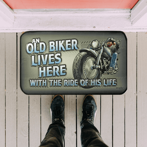 "An Old Biker Lives Here" Welcome Door Mat