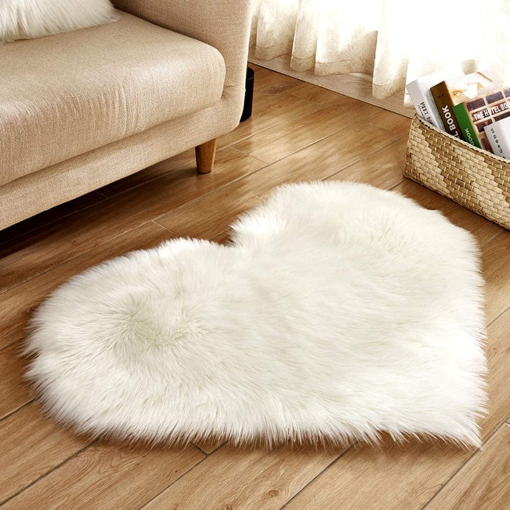 White Oaks Heart Shaped Faux Fur Rugs
