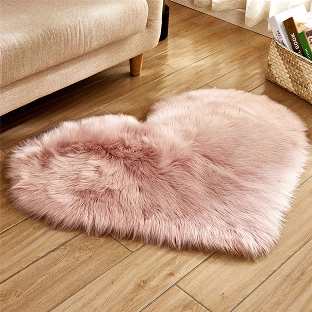 White Oaks Heart Shaped Faux Fur Rugs