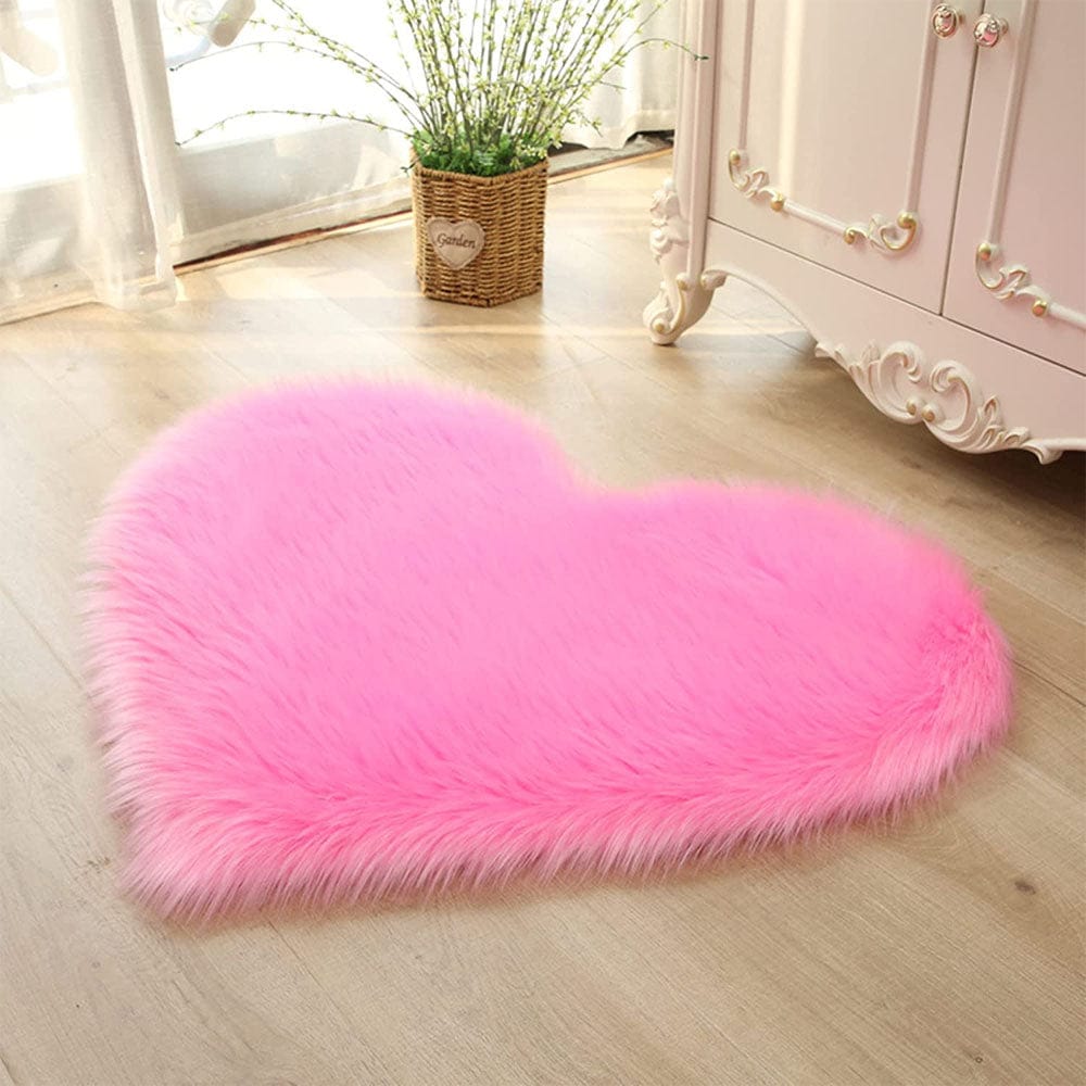 White Oaks Heart Shaped Faux Fur Rugs