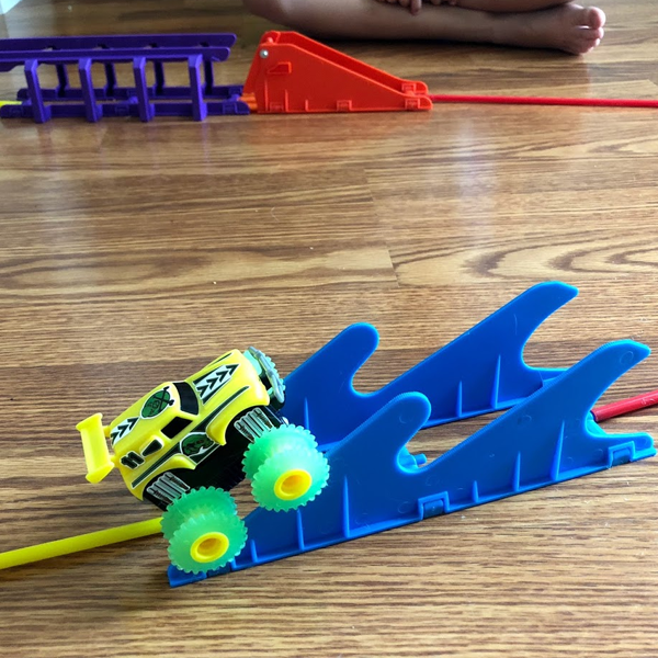 Monster Tricks Climbing Truck