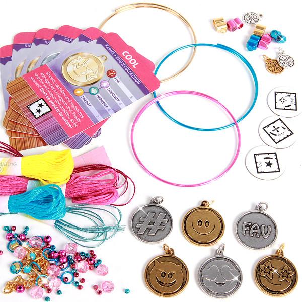 Toys - Charmazing All Wrapped Up Charm Bracelet Kit - Assorted Styles